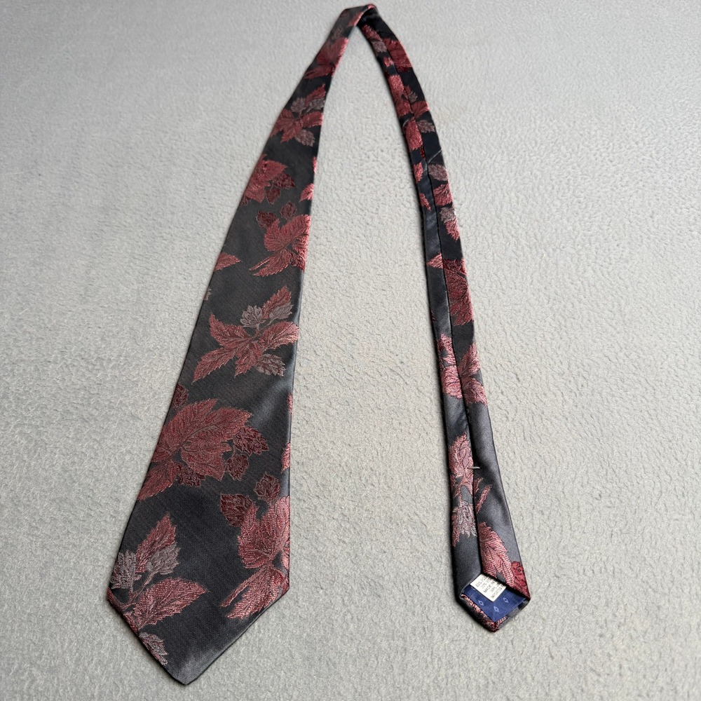 Windridge Mens Necktie Charcoal Grey Burgundy Leaf Jacquard Made in USA Tie